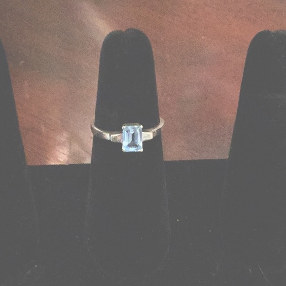 Blue Topaz Ring - Picture 1 of 1